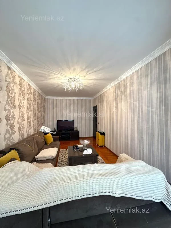 Satılır 3 otaqlı köhnə tikili 75 m²