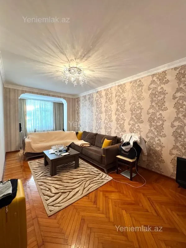 Satılır 3 otaqlı köhnə tikili 75 m²