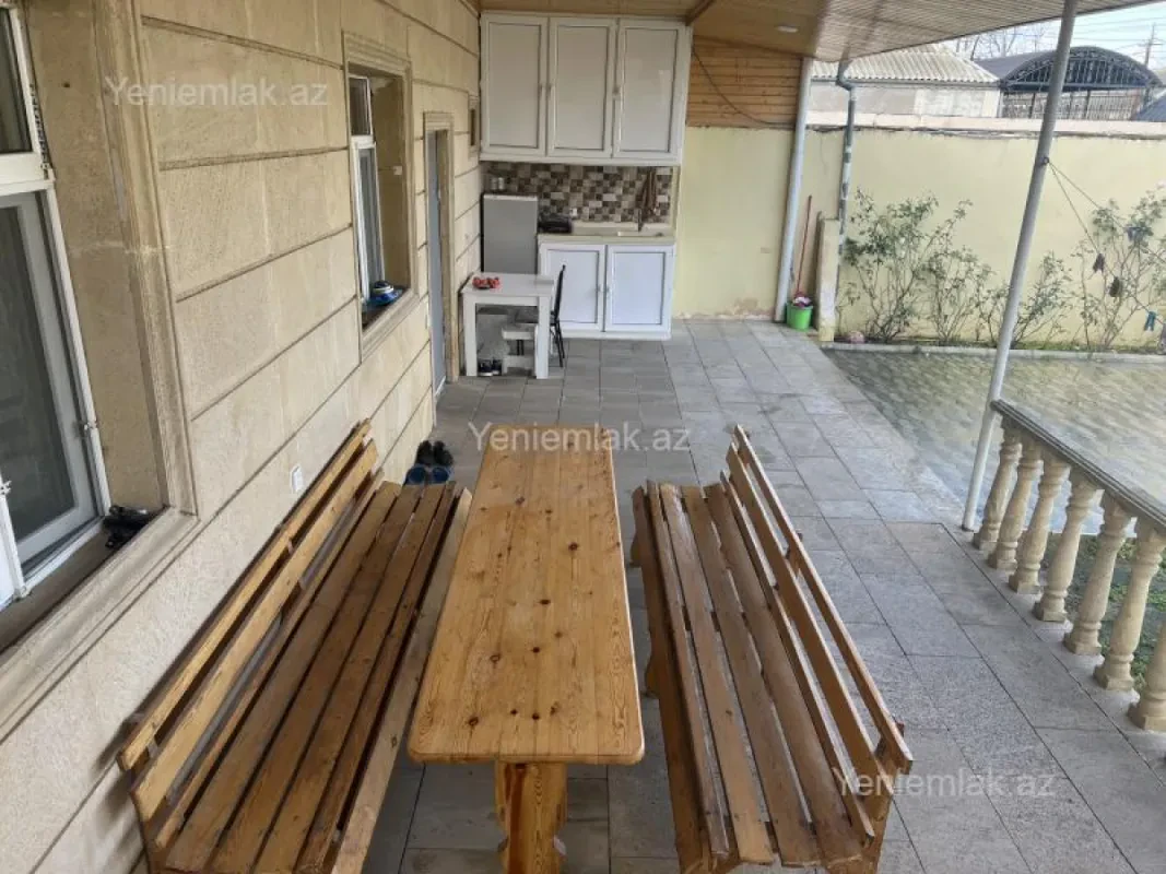 Satılır 3 otaqlı həyət evi 140 m²