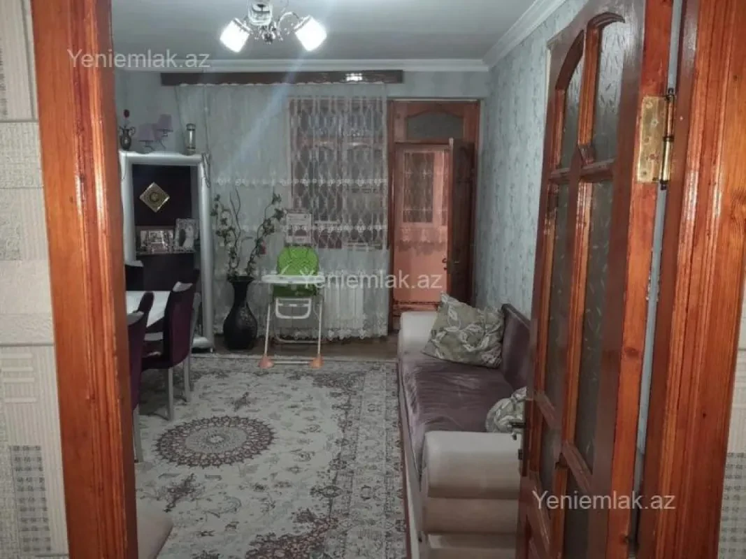 Satılır 3 otaqlı köhnə tikili 90 m²