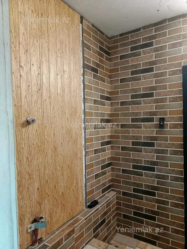 Satılır 3 otaqlı köhnə tikili 70 m²