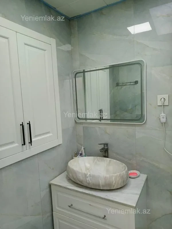 Satılır 3 otaqlı köhnə tikili 70 m²