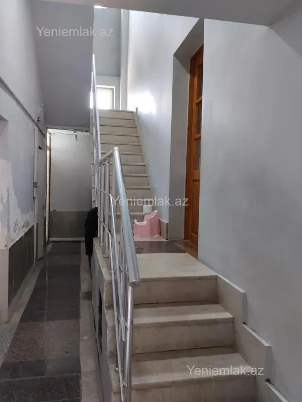 Satılır 6 otaqlı həyət evi 160 m²