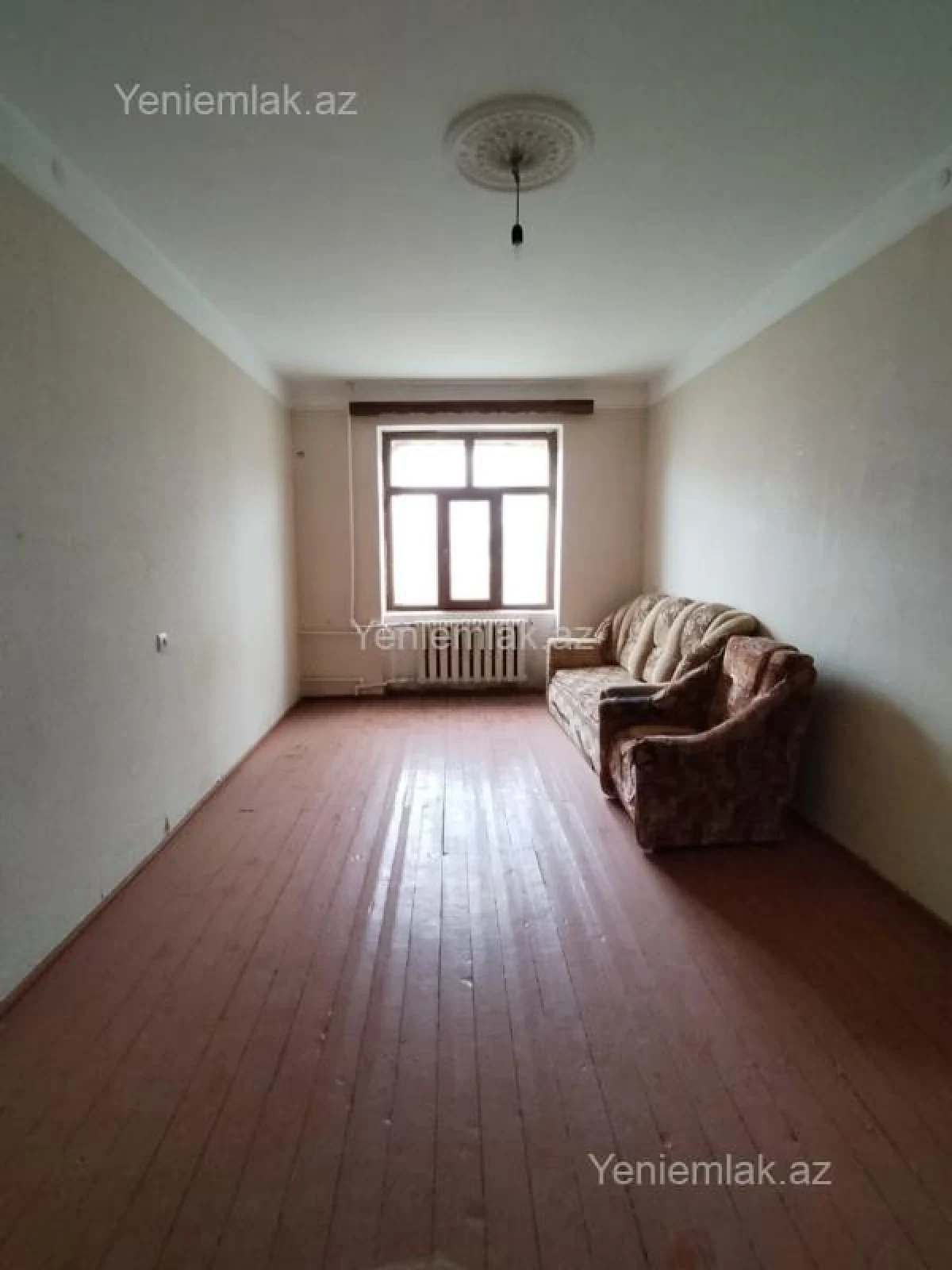 Satılır 2 otaqlı köhnə tikili 60 m²