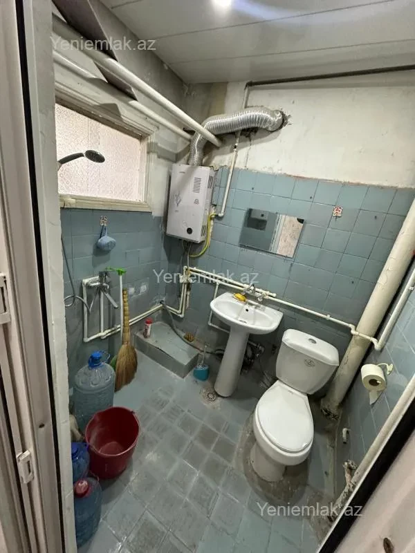 Satılır 2 otaqlı köhnə tikili 55 m²