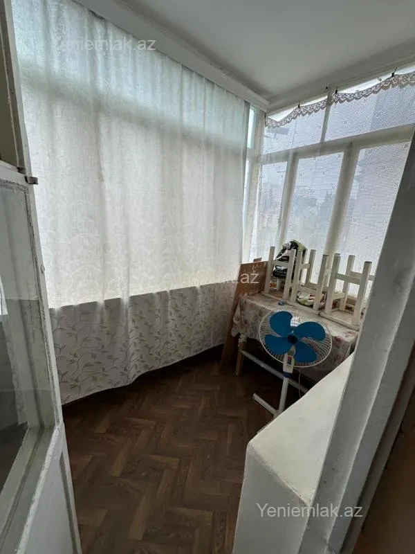 Satılır 2 otaqlı köhnə tikili 55 m²