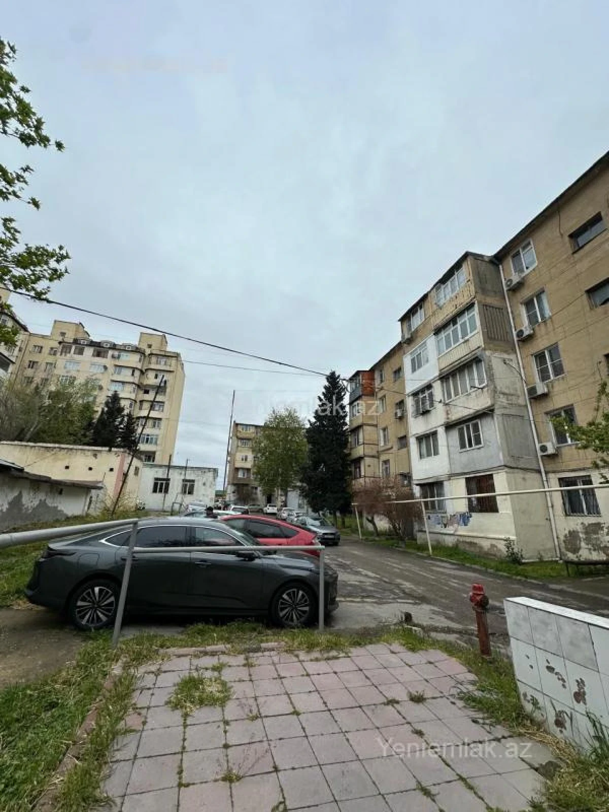 Satılır 2 otaqlı köhnə tikili 55 m²