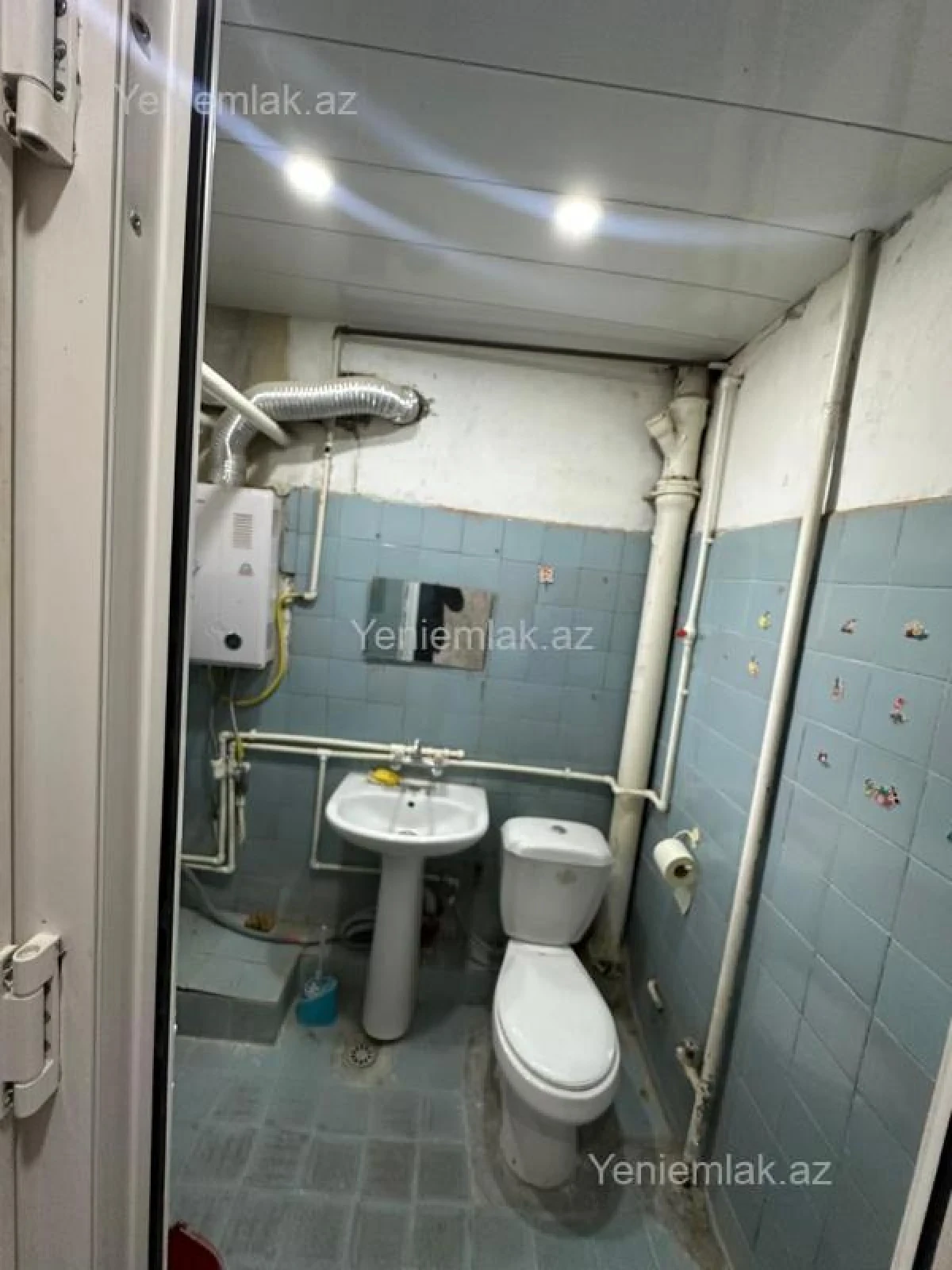 Satılır 2 otaqlı köhnə tikili 55 m²