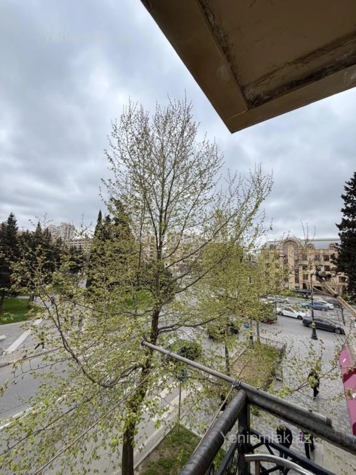 Satılır 2 otaqlı köhnə tikili 53 m²