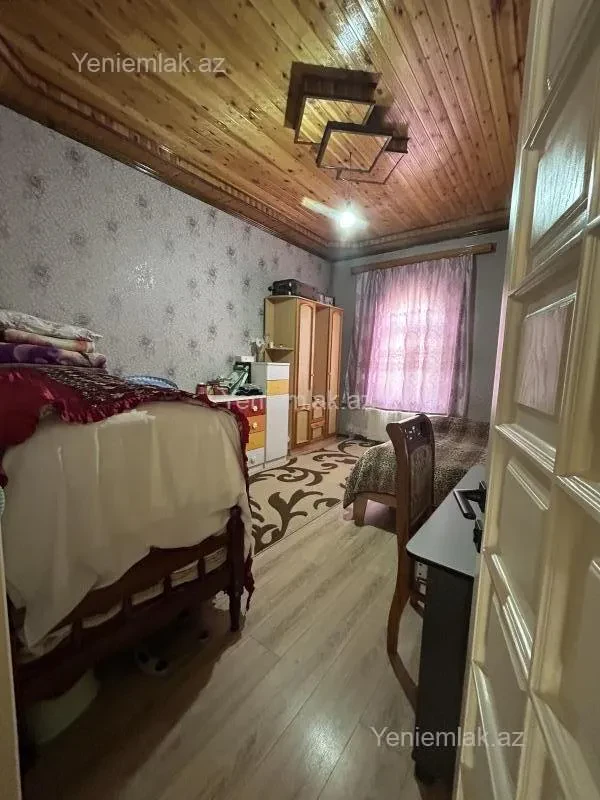 Satılır 6 otaqlı həyət evi 140 m²
