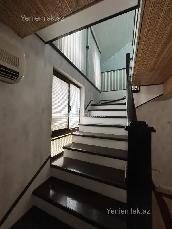 Satılır 6 otaqlı həyət evi 140 m²