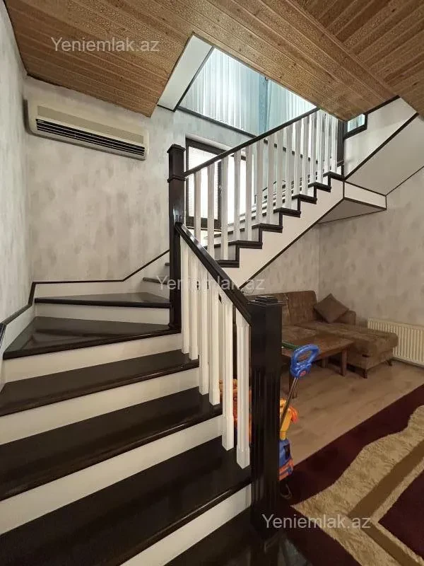 Satılır 6 otaqlı həyət evi 140 m²