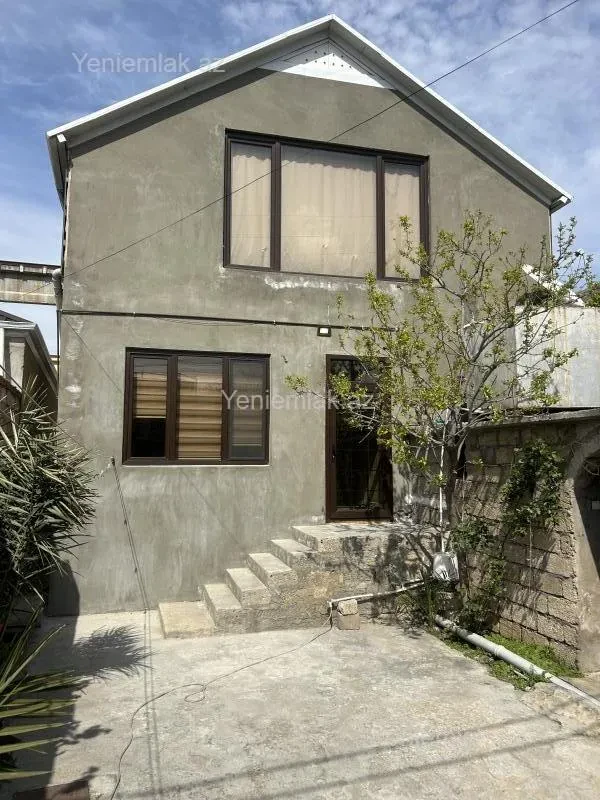 Satılır 6 otaqlı həyət evi 140 m²