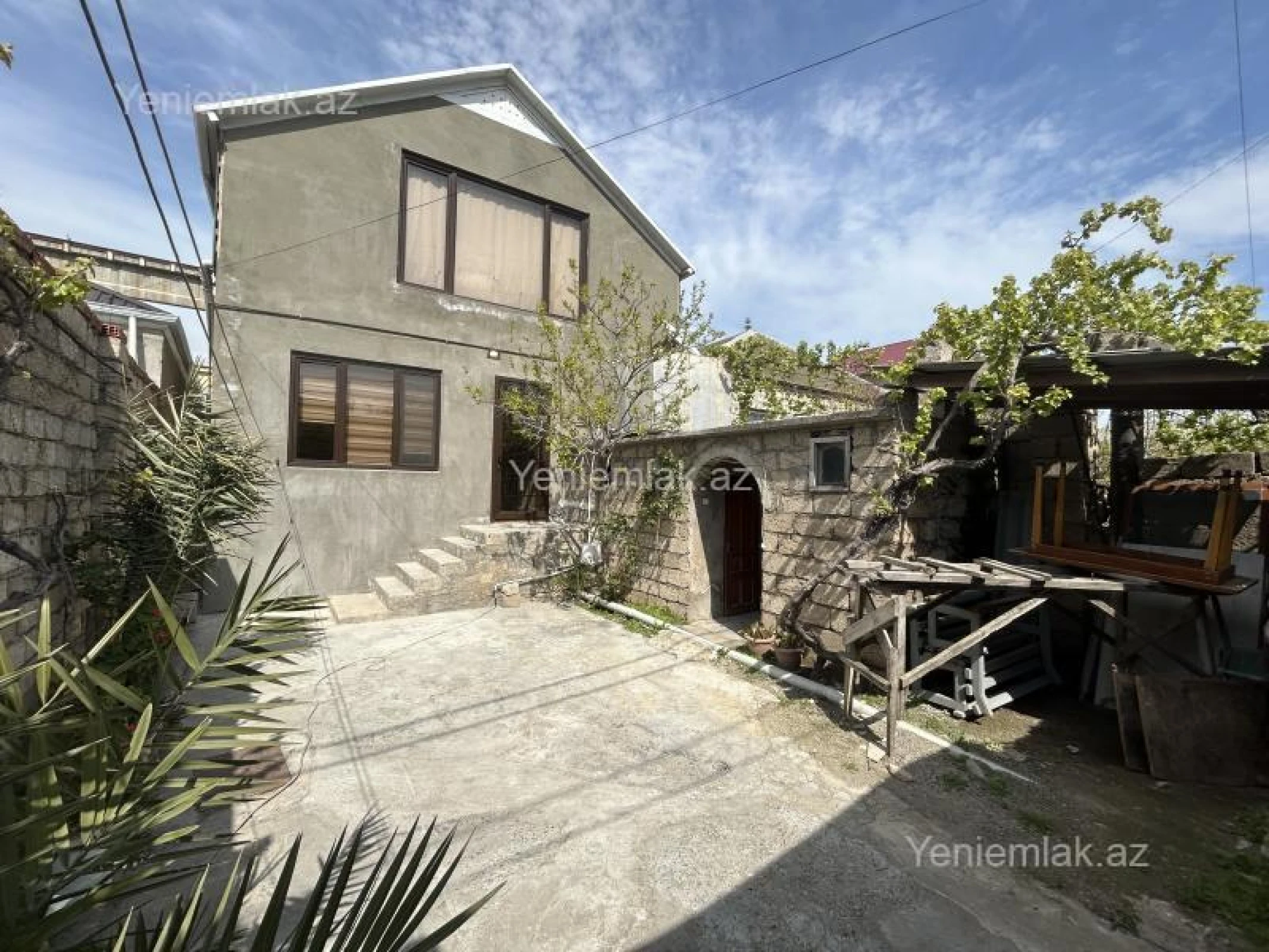 Satılır 6 otaqlı həyət evi 140 m²