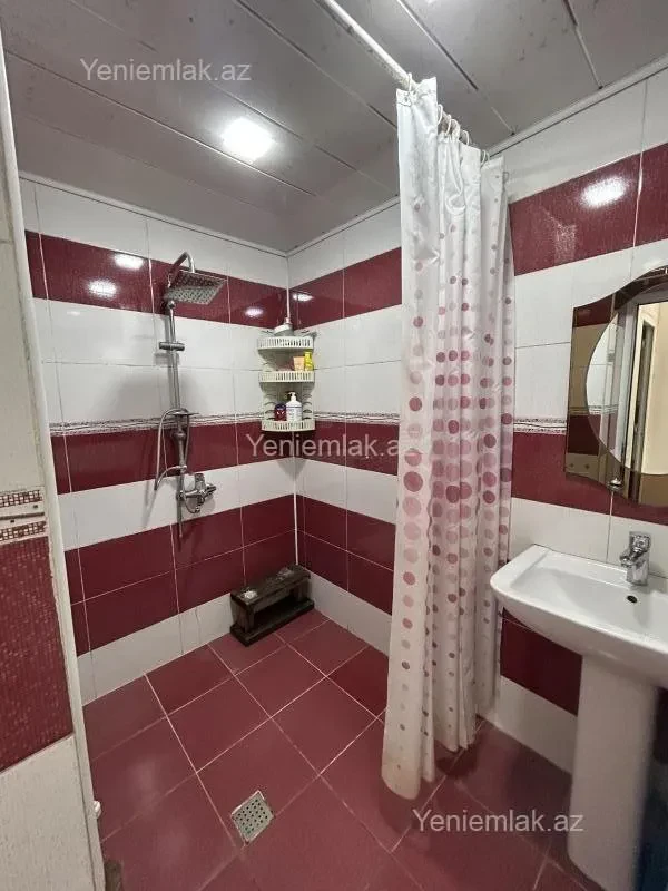 Satılır 6 otaqlı həyət evi 140 m²