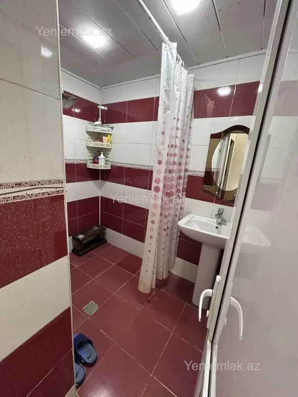 Satılır 6 otaqlı həyət evi 140 m²