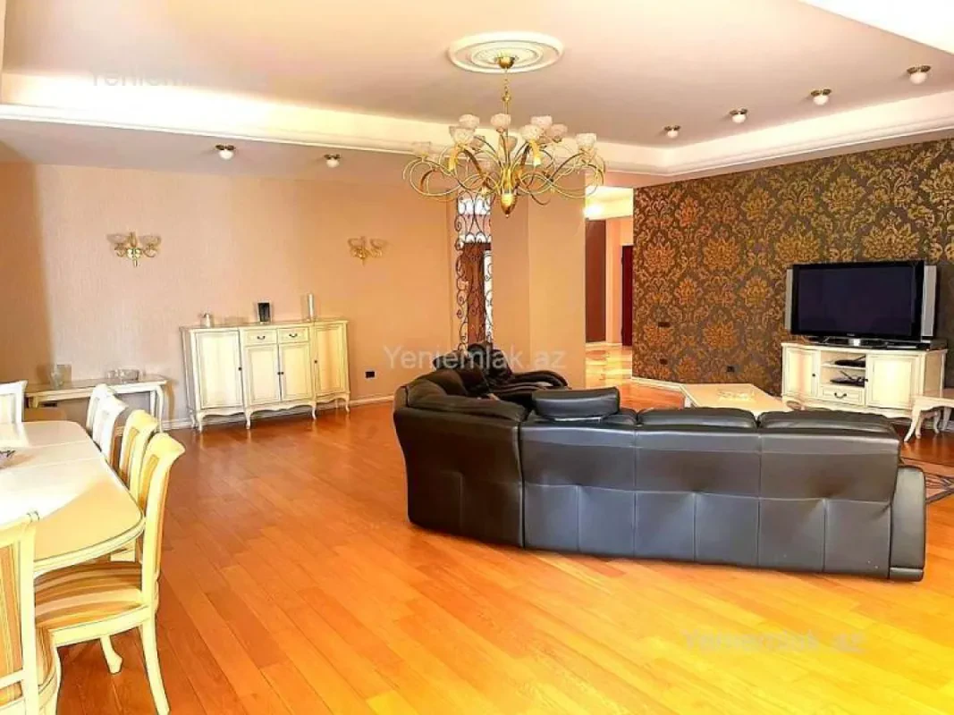 Satılır 4 otaqlı yeni tikili 235.5 m²