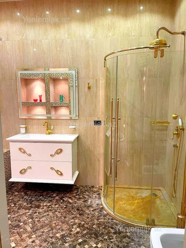 Satılır 4 otaqlı yeni tikili 235.5 m²