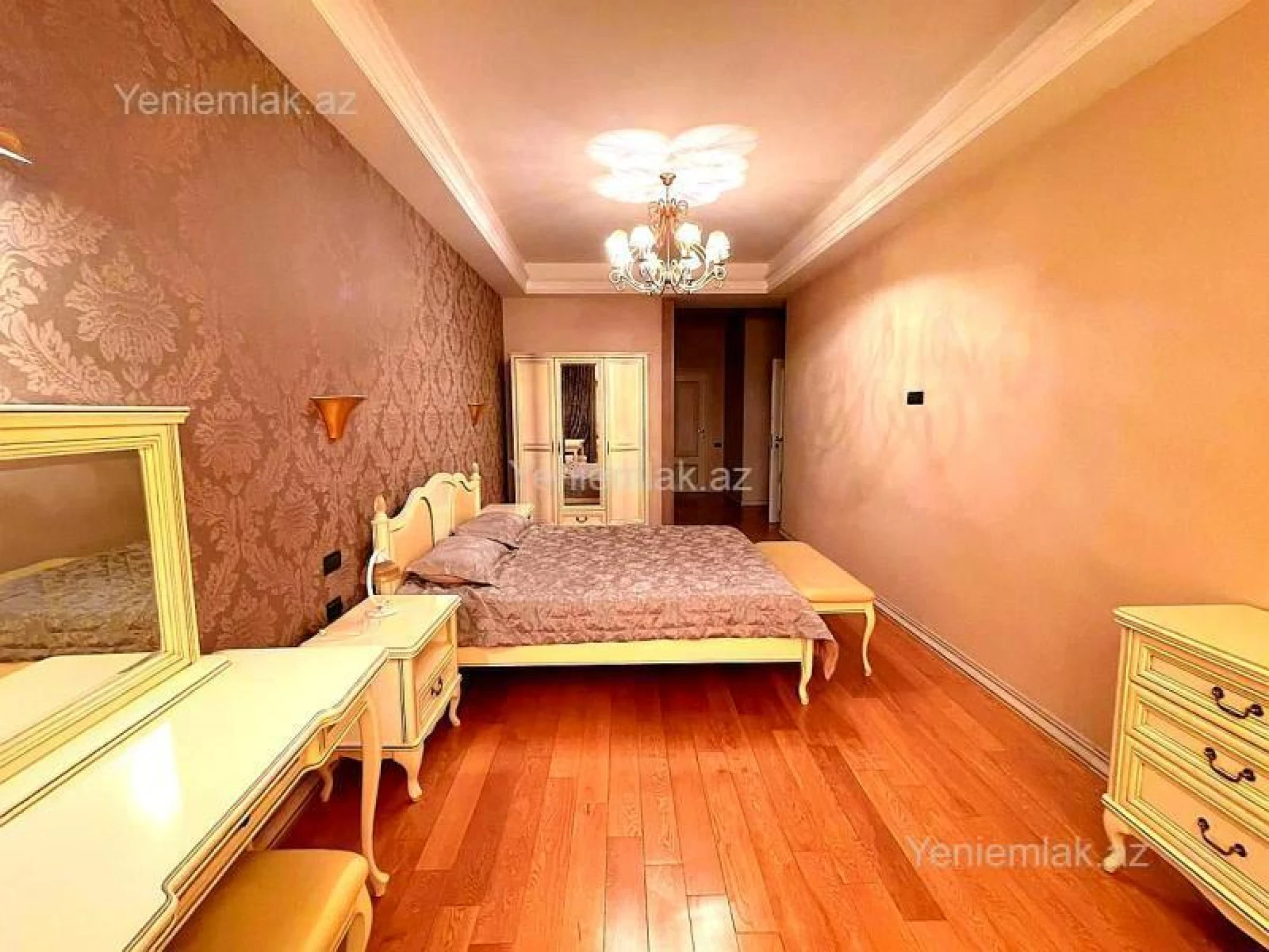 Satılır 4 otaqlı yeni tikili 235.5 m²