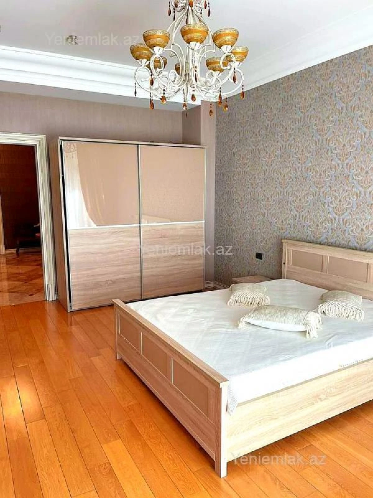 Satılır 4 otaqlı yeni tikili 235.5 m²