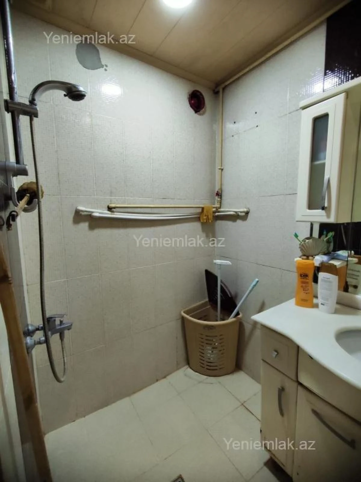 Satılır 3 otaqlı köhnə tikili 75 m²
