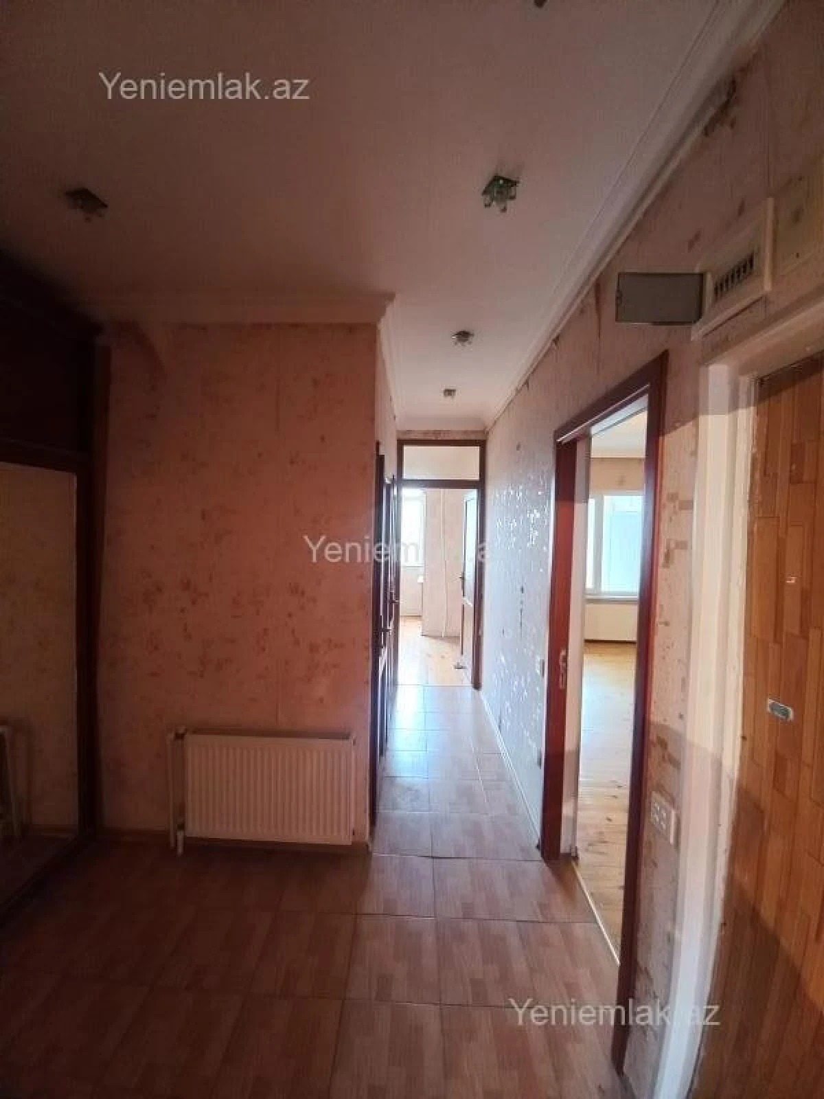 Satılır 2 otaqlı köhnə tikili 65 m²