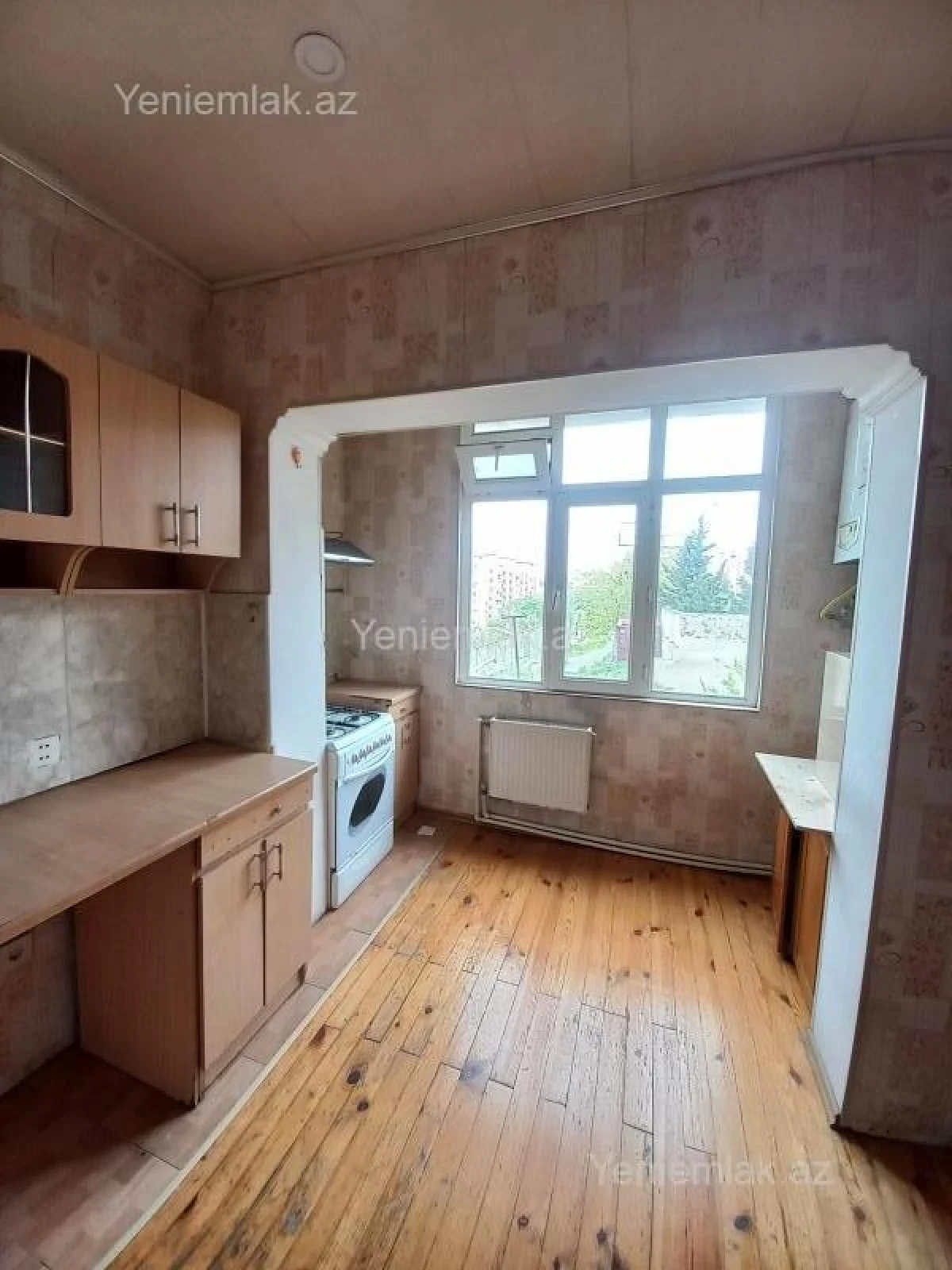 Satılır 2 otaqlı köhnə tikili 65 m²