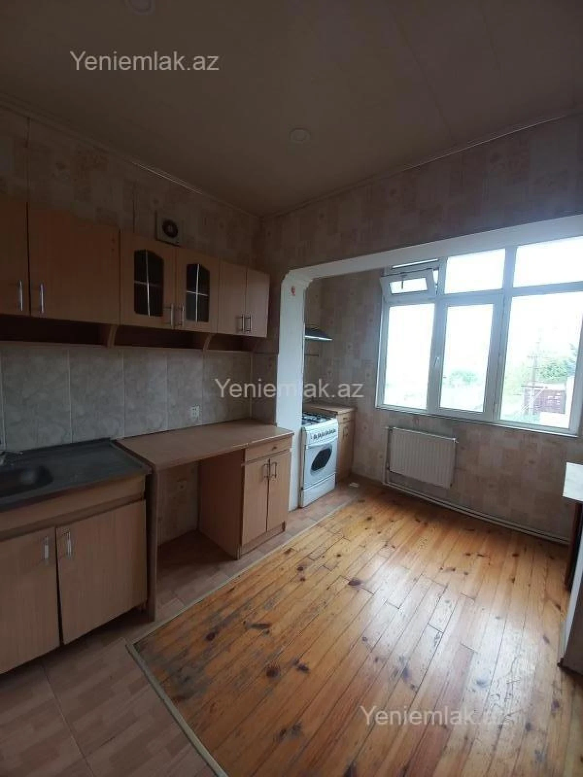 Satılır 2 otaqlı köhnə tikili 65 m²