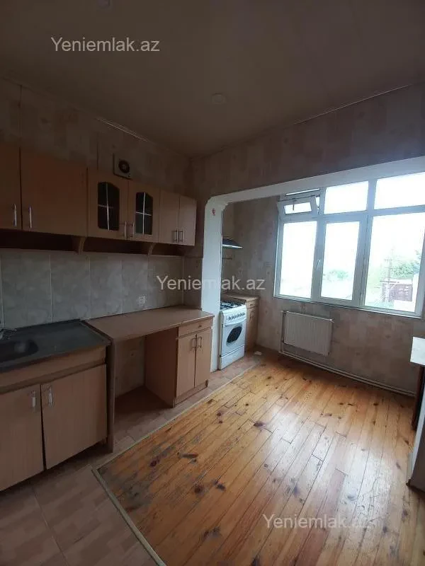 Satılır 2 otaqlı köhnə tikili 65 m²