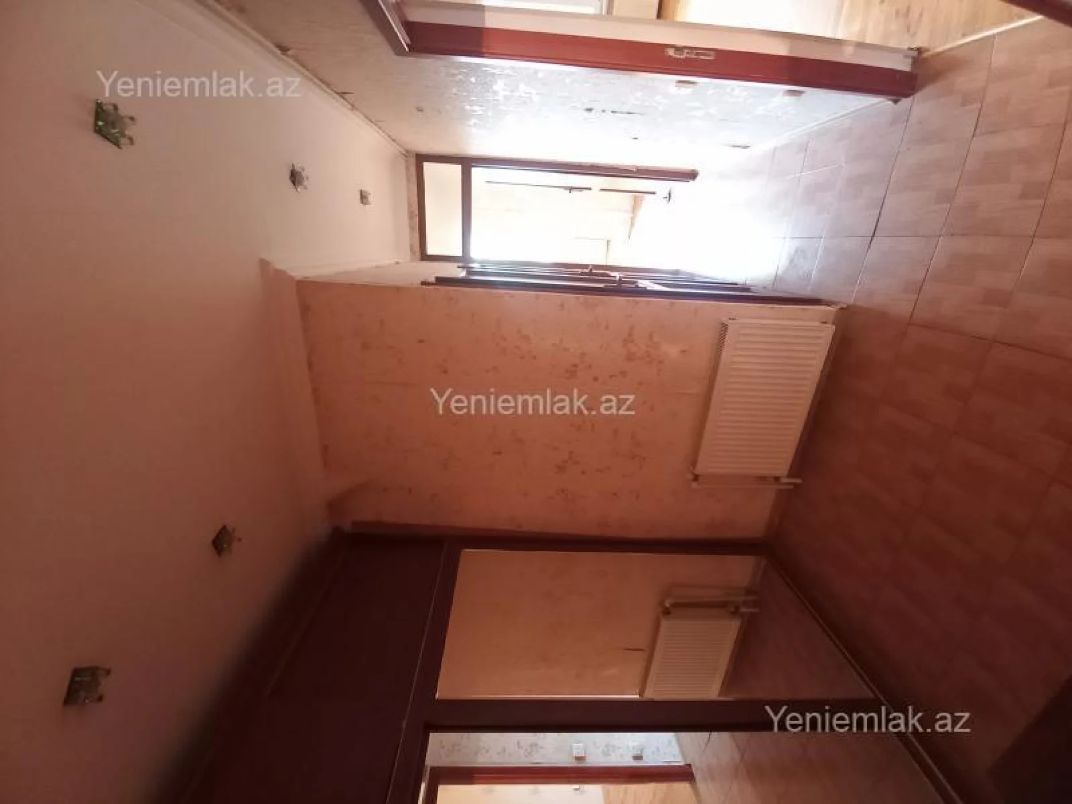 Satılır 2 otaqlı köhnə tikili 65 m²