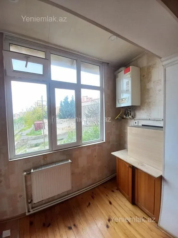 Satılır 2 otaqlı köhnə tikili 65 m²