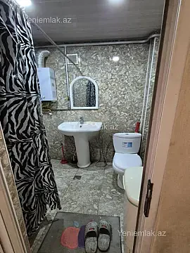 Satılır 1 otaqlı köhnə tikili 35 m²