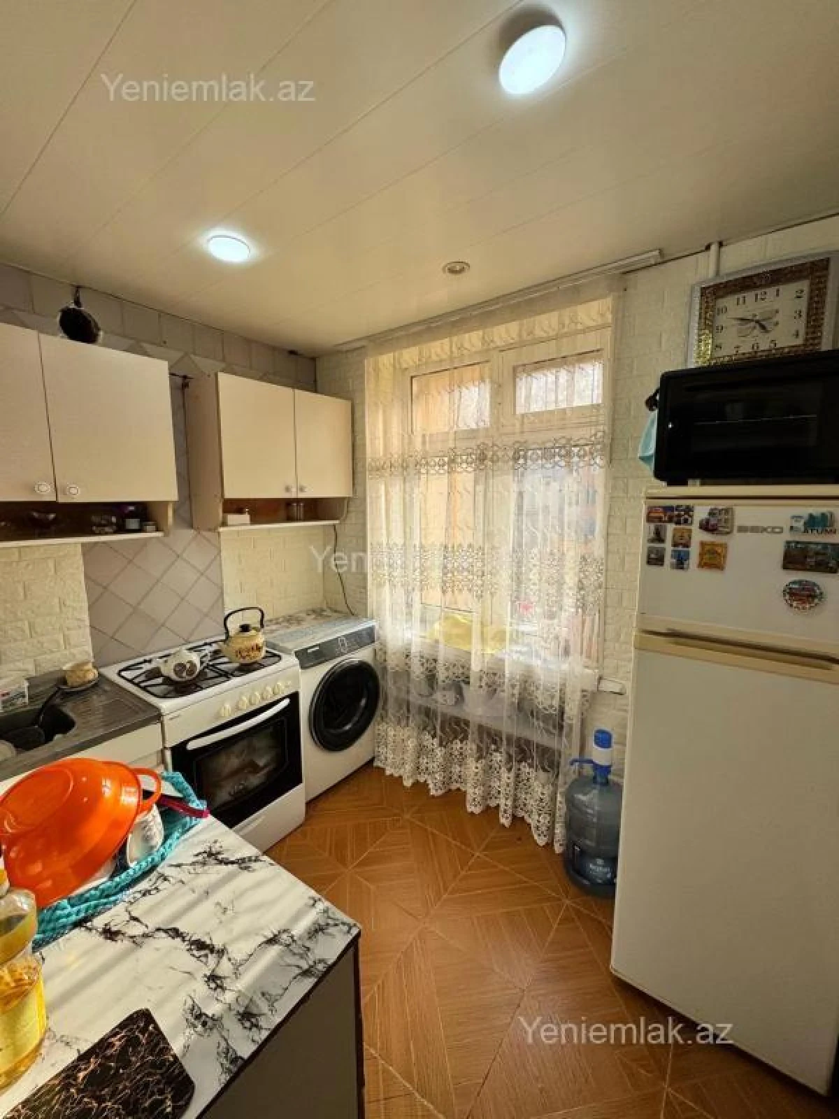 Satılır 2 otaqlı köhnə tikili 65 m²