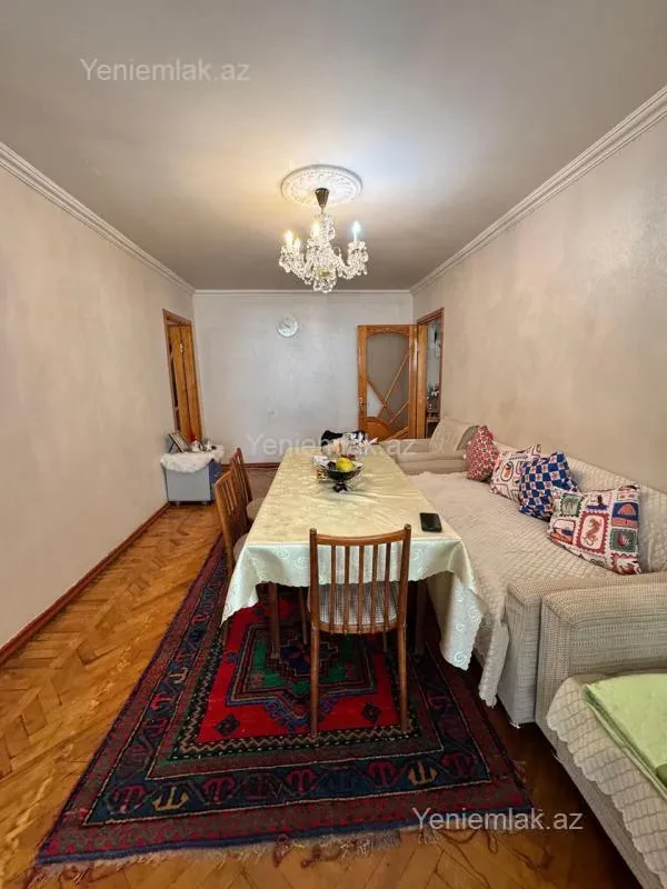 Satılır 2 otaqlı köhnə tikili 65 m²