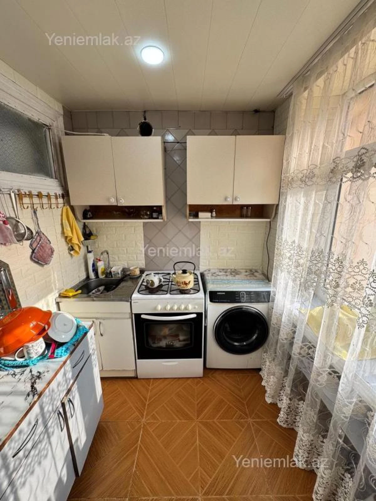 Satılır 2 otaqlı köhnə tikili 65 m²