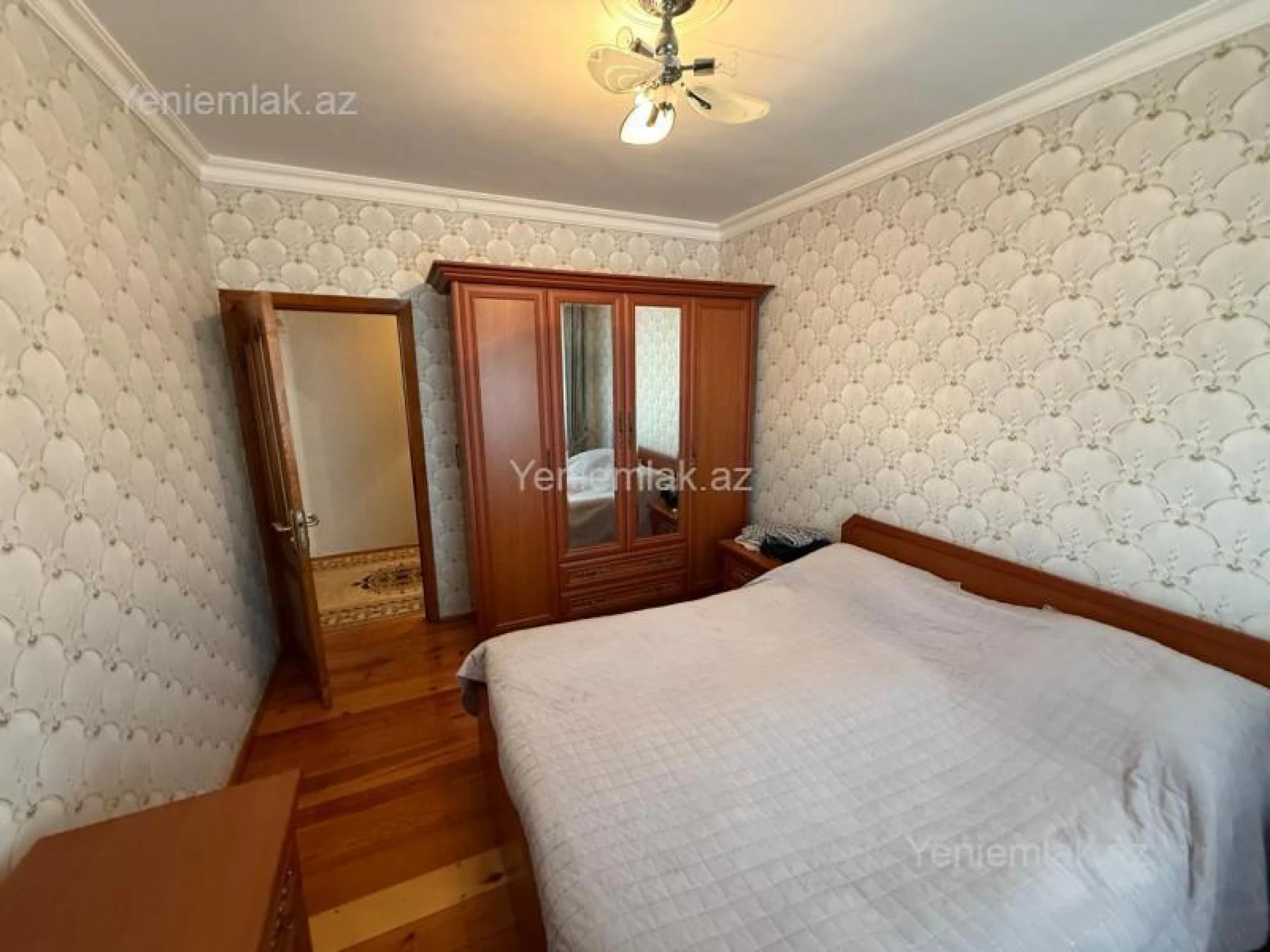 Satılır 5 otaqlı köhnə tikili 100 m²