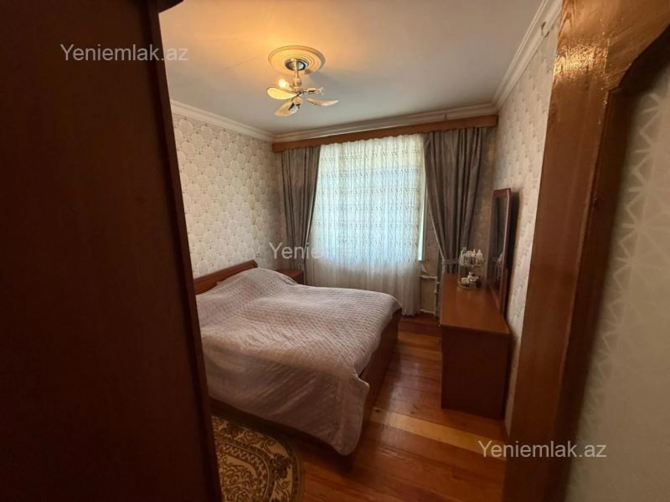 Satılır 5 otaqlı köhnə tikili 100 m²