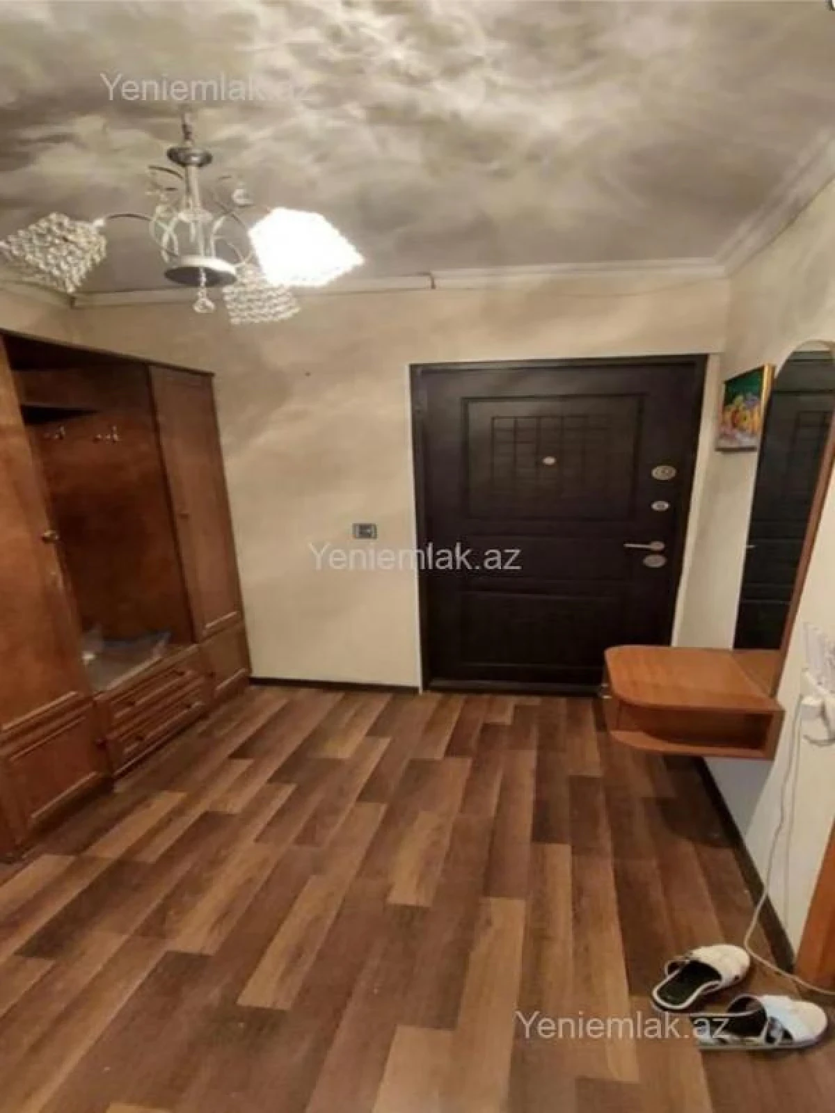Satılır 3 otaqlı köhnə tikili 75 m²