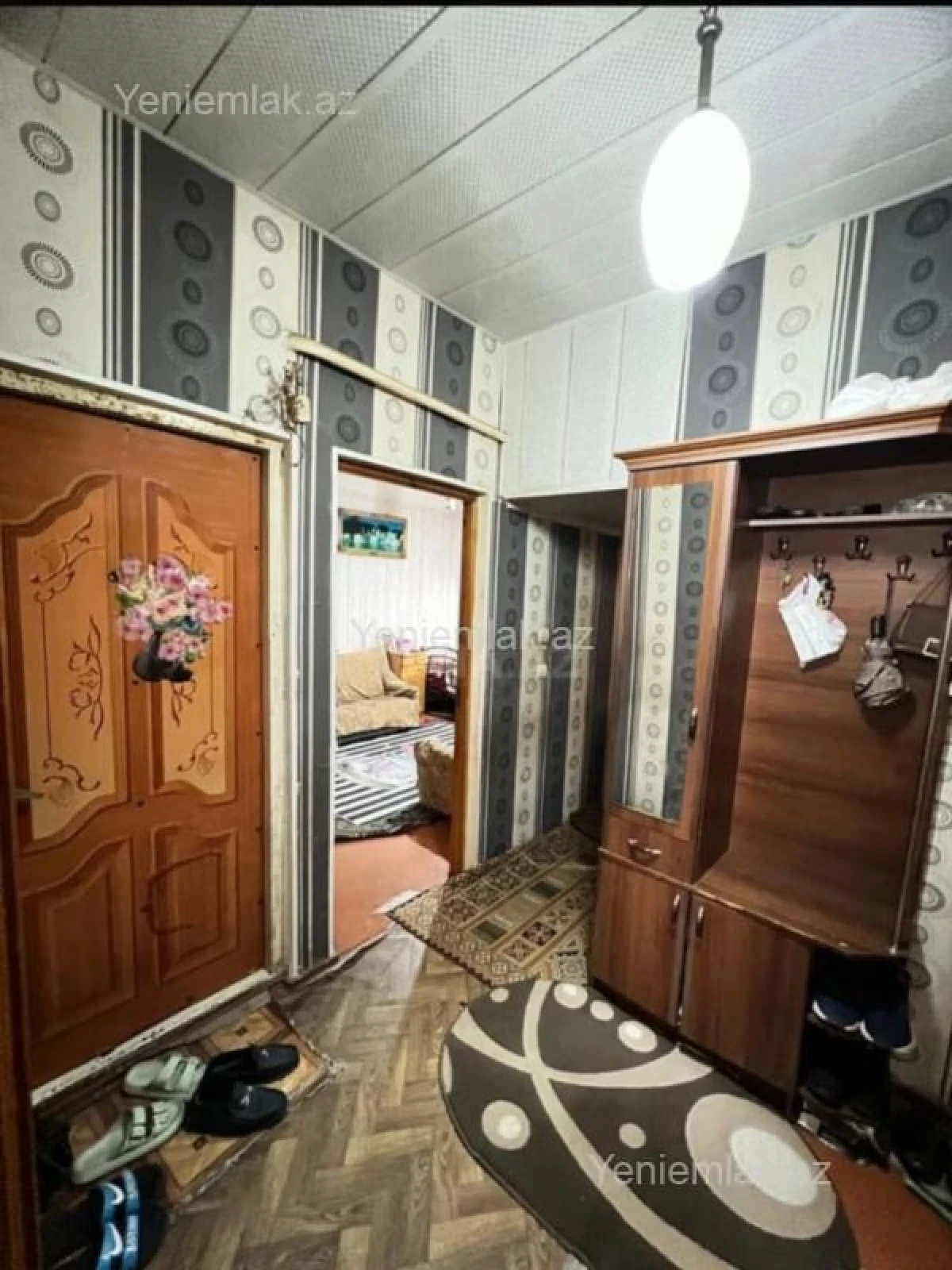 Satılır 2 otaqlı köhnə tikili 75 m²