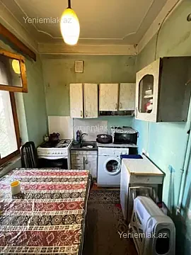 Satılır 2 otaqlı köhnə tikili 75 m²