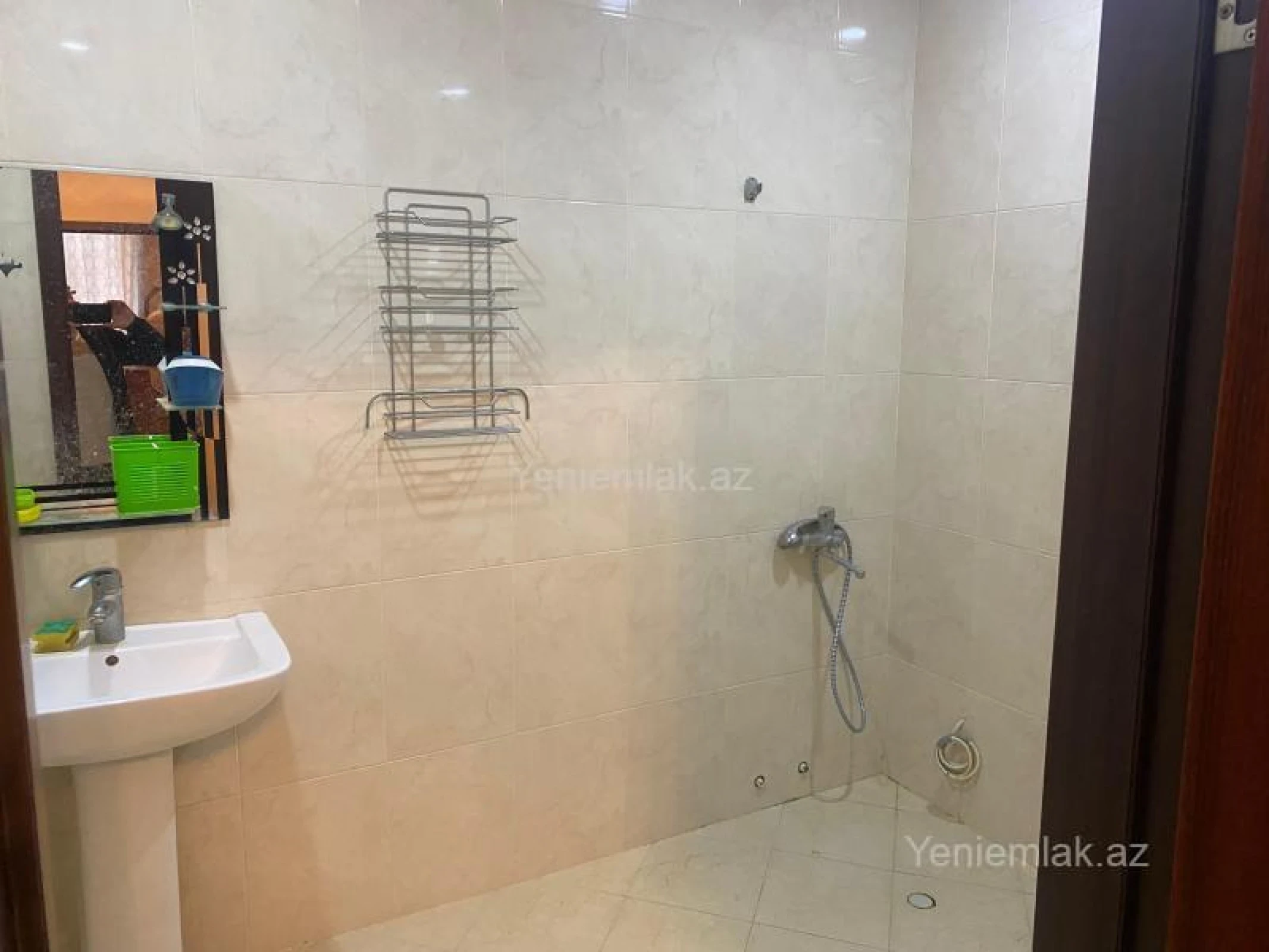 Satılır 2 otaqlı yeni tikili 105 m²
