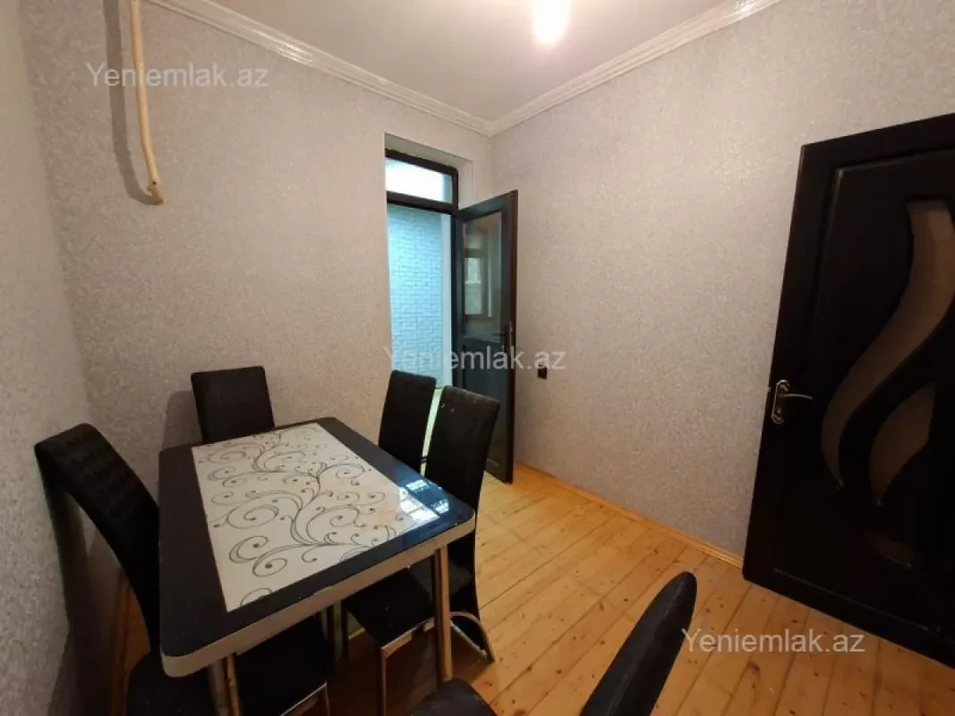 Satılır 3 otaqlı köhnə tikili 55 m²