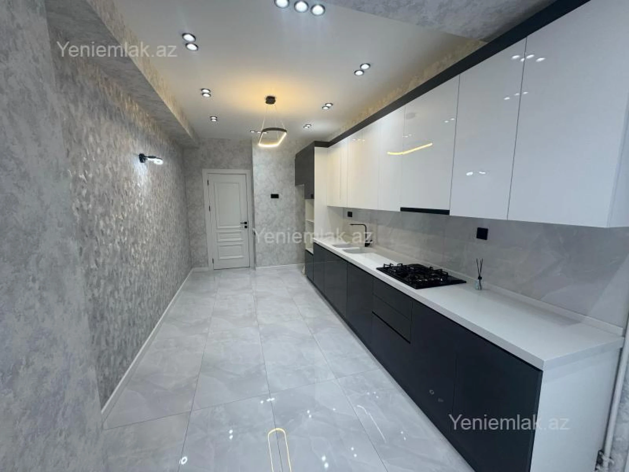 Satılır 4 otaqlı yeni tikili 127 m²