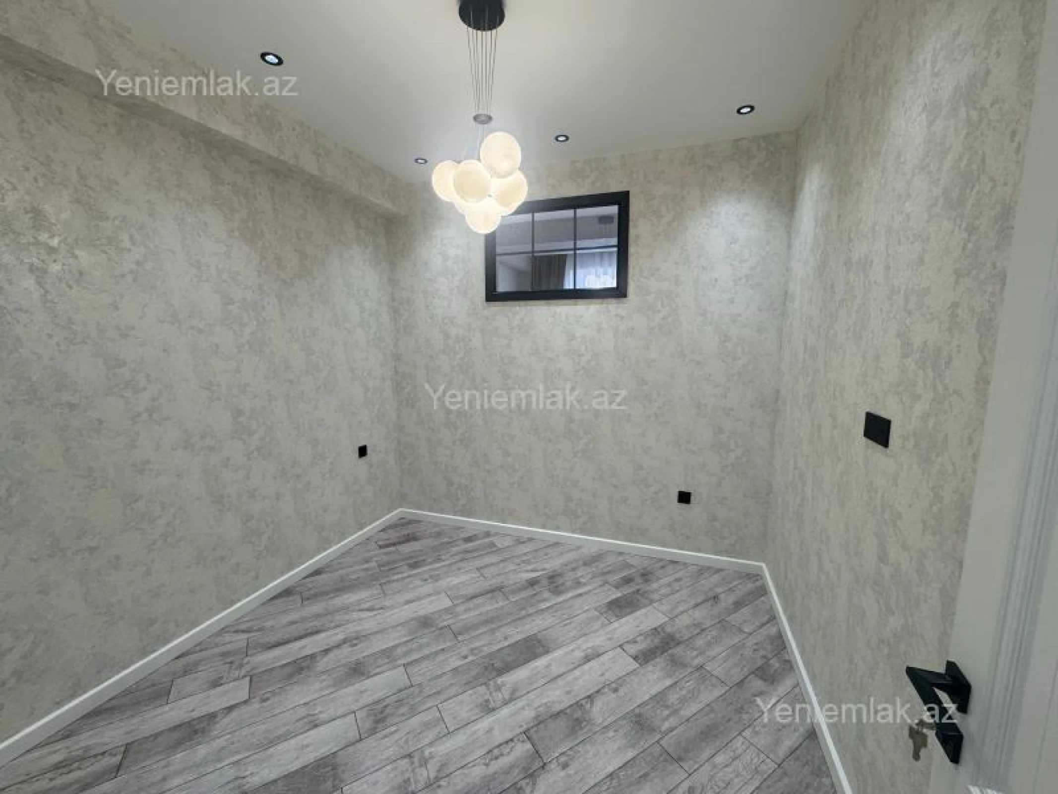 Satılır 4 otaqlı yeni tikili 127 m²