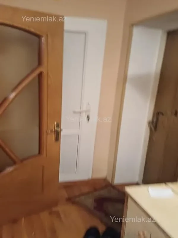 Satılır 2 otaqlı köhnə tikili 60 m²