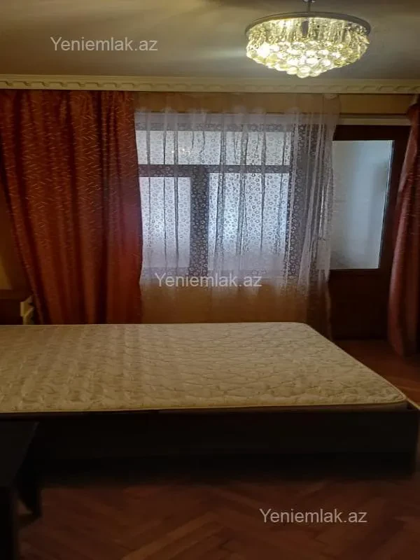 Satılır 2 otaqlı köhnə tikili 60 m²