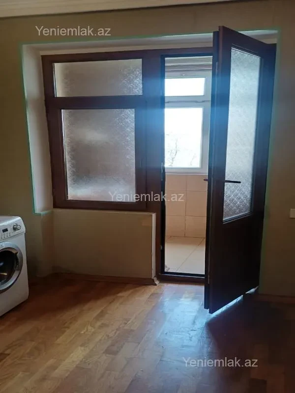 Satılır 2 otaqlı köhnə tikili 60 m²