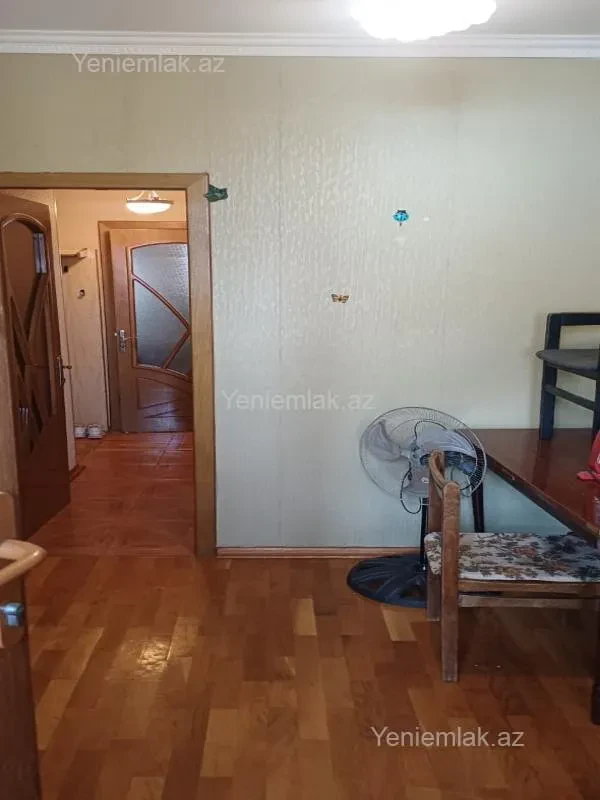 Satılır 2 otaqlı köhnə tikili 60 m²