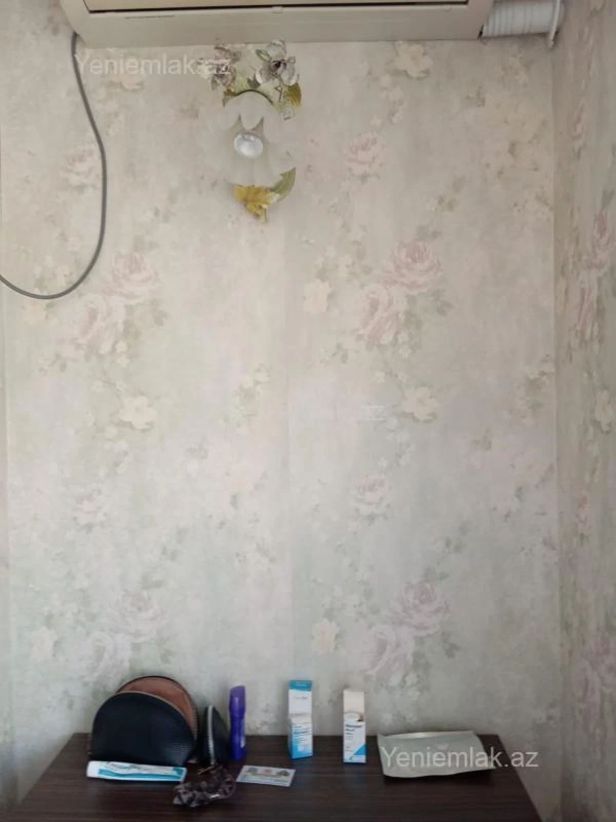 Satılır 1 otaqlı köhnə tikili 45 m²