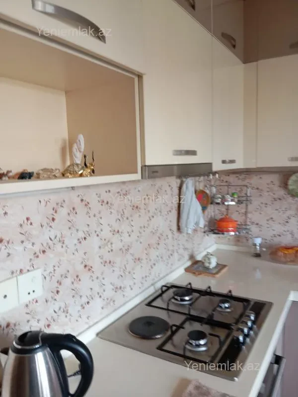 Satılır 1 otaqlı köhnə tikili 45 m²